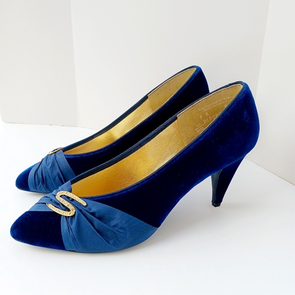 Vintage Blue Velvet Heels With Rhinestones Size 9 - Picture 1 of 9